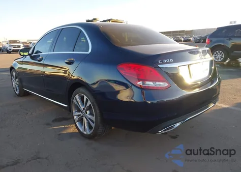 2017 Mercedes-Benz C 300 из США, поврежденный, VIN 55SWF4JB7HU224345